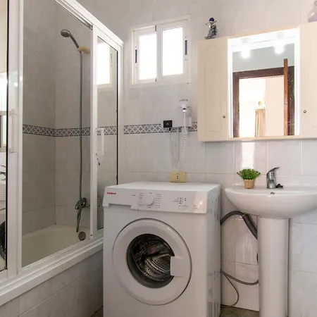 Floritas 20 - Two Bed דירה